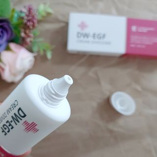 이지듀 DW-EGF 크림 다이브좀_콜라겐이 쏙쏙, 탄력피부로 다이빙 — 4.5점을 준 리뷰어가 2021년 2월 올린 사용 사진