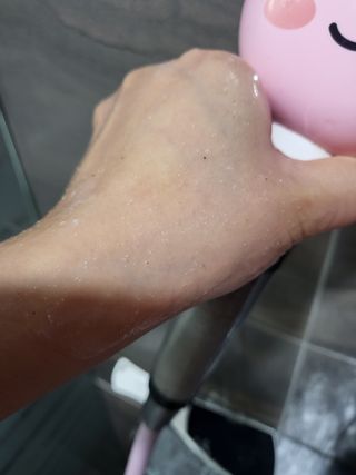 벨먼 내추럴스파 수분광채 스크럽 바디워시 600ml 5종 — 5점을 준 리뷰어가 2022년 5월 올린 사용 사진