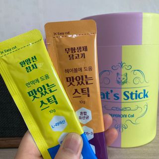 페페로니 맛있는 스틱 - 무항생제 닭고기 15개 + 원양선 참치 15개 — 5점을 준 리뷰어가 2021년 8월 올린 사용 사진