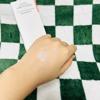로우퀘스트 베리어 인핸싱 토너투에센스 200ml — 5점을 준 리뷰어가 2023년 11월 올린 사용 사진