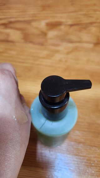 프리마인 메이크업과 들뜨는 각질까지 한방에 깐달걀로! 순하기까지한 셀베이스 그린티클렌저(200ml) — 5점을 준 리뷰어가 2023년 4월 올린 사용 사진