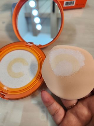 광동생활건강 MF[광동] 비타500✨주름개선·미백·SPF50+🌞퍼펙트쉴드 빅 선쿠션 본품 — 5점을 준 리뷰어가 2024년 5월 올린 사용 사진