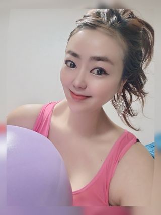 [트라택] 홈 필라테스 SET [미니짐볼+웨이트볼(0.5kg&1kg+요가블럭] — 5점을 준 리뷰어가 2022년 7월 올린 사용 사진