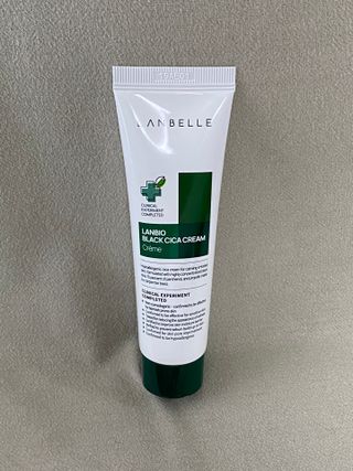 랑벨 랑바이오 블랙 시카 크림 50ml(블랙비 프로폴리스, 시카 4종, 판테놀 10 함유) — 5점을 준 리뷰어가 2022년 7월 올린 사용 사진