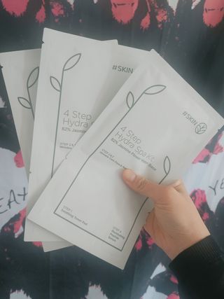 태그스킨 4스텝 주름개선 피부미백 영양 마스크팩 3개 세트(최신버전) — 5점을 준 리뷰어가 2022년 5월 올린 사용 사진