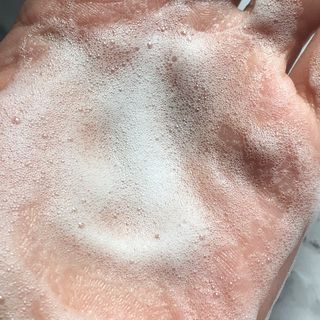 코스모먼트 부스티모 부스팅샴푸60ml + 비듬세정 진정샴푸50ml — 5점을 준 리뷰어가 2021년 11월 올린 사용 사진