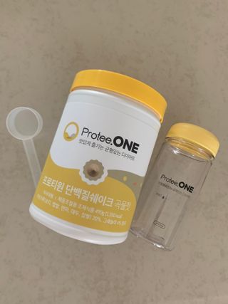 프로티원 단백질쉐이크 곡물맛 2주분 1통+보틀 — 4.5점을 준 리뷰어가 2021년 5월 올린 사용 사진