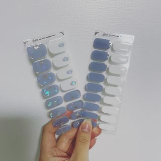 데싱디바 글레이즈 젤네일 포일 이펙트 네일_4종 중 택 1 — 5점을 준 리뷰어가 2021년 9월 올린 사용 사진