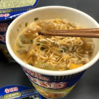NISSIN 닛신 컵누들  4종 - 씨푸드오리지날, 씨푸드 스파이시, 씨푸드 커리, 씨푸드 XO소스 — 5점을 준 리뷰어가 2022년 11월 올린 사용 사진
