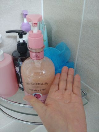 벨먼 내추럴스파 수분광채 스크럽 바디워시 600ml 5종 — 5점을 준 리뷰어가 2022년 5월 올린 사용 사진