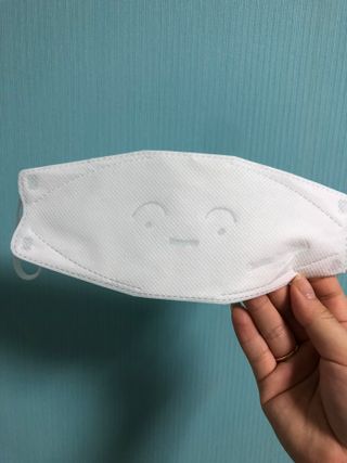 [숨그림]  덴탈마스크 짱구 우리아이 그리고 내가 쓰는 믿을수있는 케릭터 마스크  16종 — 4.5점을 준 리뷰어가 2021년 10월 올린 사용 사진
