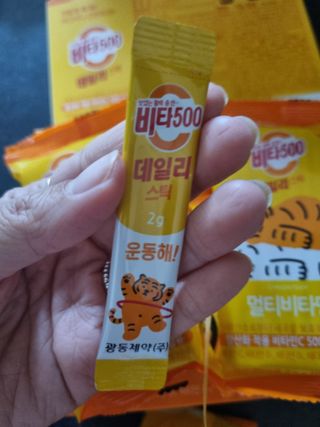 광동생활건강 [광동] 비타500데일리스틱  ★빼빼로데이★ 30포+70포+ 뚱랑이스티커+빼빼로+쇼핑백 — 5점을 준 리뷰어가 2022년 11월 올린 사용 사진