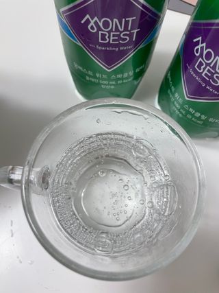 몽베스트 Montbest with Sparkling water Plain 20병 — 5점을 준 리뷰어가 2021년 11월 올린 사용 사진