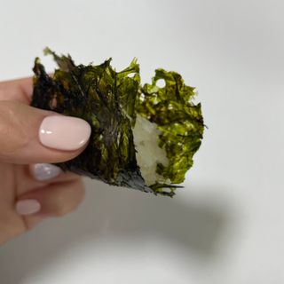 [해림맛김] 들기름에 구운 바삭바삭 김 4종 세트 + 1종 랜덤발송 총5개입 — 5점을 준 리뷰어가 2021년 5월 올린 사용 사진
