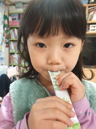 [이뮤니티플러스]우리아이 면역오키, 건강오키 _ 키즈오키 비타민초코홍삼 10포 1box — 4.5점을 준 리뷰어가 2022년 1월 올린 사용 사진