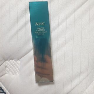 [NEW 탄력유턴 아이크림] AHC 유스 래스팅 리얼 아이크림 포 페이스 — 5점을 준 리뷰어가 2021년 3월 올린 사용 사진