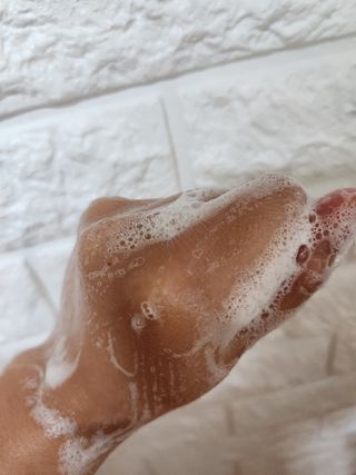 프리마인 메이크업과 들뜨는 각질까지 한방에 깐달걀로! 순하기까지한 셀베이스 그린티클렌저(200ml) — 4점을 준 리뷰어가 2023년 5월 올린 사용 사진