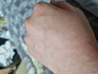 피지오겔 사이언수티컬즈 더 링클-스탑 백 앰플 세럼 — 4점을 준 리뷰어가 2022년 4월 올린 사용 사진