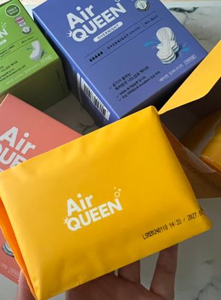 에어퀸 뉴브레스 유기농 생리대 4종 (팬티라이너 20P + 중형 10P + 대형 10P + 오버나이트 8P)_체험단 — 4점을 준 리뷰어가 2024년 8월 올린 사용 사진