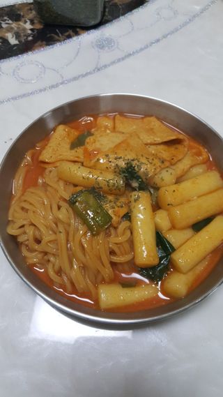 응큼떡볶이 — 4점을 준 리뷰어가 2021년 3월 올린 사용 사진