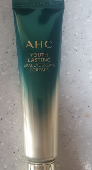 [NEW 탄력유턴 아이크림] AHC 유스 래스팅 리얼 아이크림 포 페이스 — 5점을 준 리뷰어가 2021년 4월 올린 사용 사진