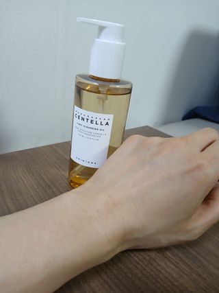 스킨1004 [SKIN1004] 마다가스카르 센텔라 라이트 클렌징 오일 200ml — 5점을 준 리뷰어가 2024년 7월 올린 사용 사진