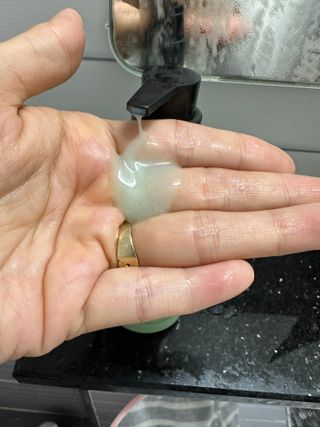프리마인 메이크업과 들뜨는 각질까지 한방에 깐달걀로! 순하기까지한 셀베이스 그린티클렌저(200ml) — 5점을 준 리뷰어가 2023년 1월 올린 사용 사진