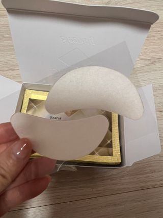건강누리인터내셔날 레아라 다이아포스 슬리핑 아이패치 골드 & 물광 아이패치 [14회분/총 28매] — 5점을 준 리뷰어가 2022년 7월 올린 사용 사진