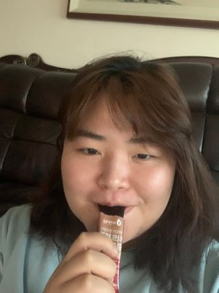 자연에온 가득담은 몽모랑시 타트체리 콜라겐 젤리스틱 — 4점을 준 리뷰어가 2021년 1월 올린 사용 사진