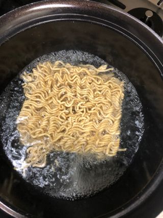 안심댕면 강아지라면 5봉지+쓰담쓰담 종합영양제 2스틱 샘플 증정 — 5점을 준 리뷰어가 2022년 8월 올린 사용 사진