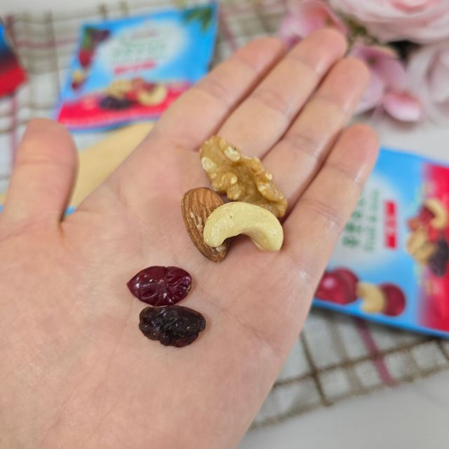 [Dole] 후룻&넛츠 블랙/옐로우/레드라벨 (맛 랜덤발송) 리뷰 사진