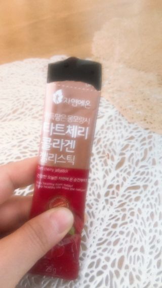 자연에온 가득담은 몽모랑시 타트체리 콜라겐 젤리스틱 — 5점을 준 리뷰어가 2021년 1월 올린 사용 사진