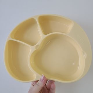 유비맘 캐릭터 실리콘 흡착 식판_색상 랜덤발송 — 4점을 준 리뷰어가 2021년 2월 올린 사용 사진