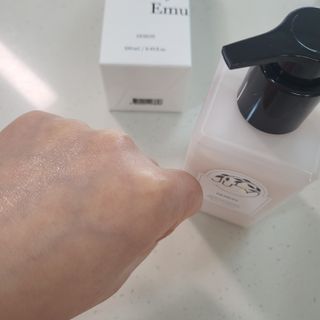 줄라이 모닝 _ JULY MORNING 줄라이모닝 하이드레이팅 퍼퓸드 바디앤핸드 에멀젼 — 4점을 준 리뷰어가 2021년 12월 올린 사용 사진