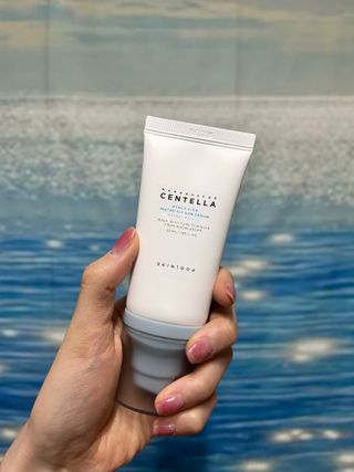 [스킨1004] 마다가스카르 센텔라 히알루-시카 워터핏 선세럼 50ml — 5점을 준 리뷰어가 2024년 5월 올린 사용 사진