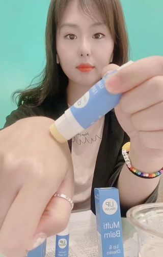 [립빠미] 립앤칙스 멀티밤 + 베리어립밤 2종 — 5점을 준 리뷰어가 2021년 8월 올린 사용 사진