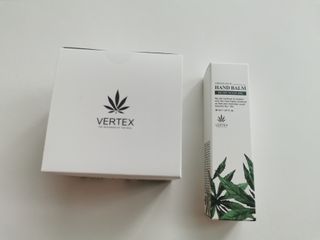 버텍스넘버원 버텍스 넘버원 햄프씨드오일 핸드밤, 바디크림 — 5점을 준 리뷰어가 2022년 3월 올린 사용 사진