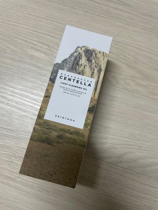 스킨1004 [SKIN1004] 마다가스카르 센텔라 라이트 클렌징 오일 200ml — 5점을 준 리뷰어가 2024년 7월 올린 사용 사진