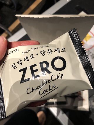 ZERO (초콜릿 칩 쿠키, 카카오 케이크, 후르츠 젤리, 아이스 콜라, 아이스 초코바) — 5점을 준 리뷰어가 2022년 6월 올린 사용 사진