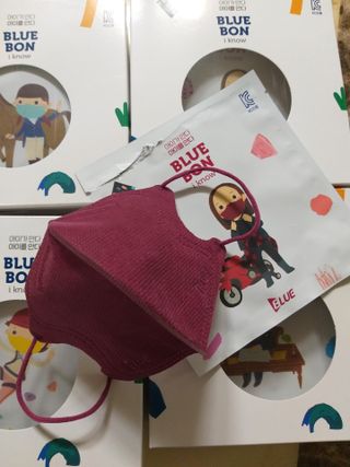 [블루 본 아이노우] 유아용 컬러마스크 40 PCS SET 2중 택 1 — 5점을 준 리뷰어가 2021년 4월 올린 사용 사진