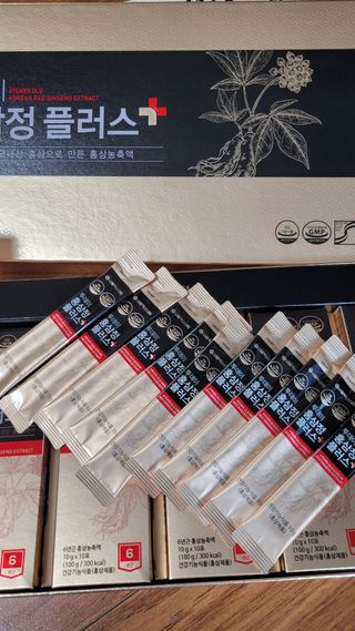 서울약사신협_투데이홍삼정플러스스틱_10g x 60포 — 5점을 준 리뷰어가 2021년 6월 올린 사용 사진