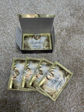 건강누리인터내셔날 레아라 다이아포스 슬리핑 아이패치 골드 & 물광 아이패치 [14회분/총 28매] — 4점을 준 리뷰어가 2022년 7월 올린 사용 사진