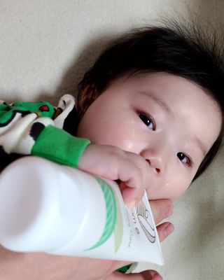 mom e 맘이 내추럴 베이비 케어 크림+바디오일 — 5점을 준 리뷰어가 2021년 1월 올린 사용 사진