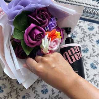 난나 살몬 스파이더 검버섯 미백 톤업 화이트닝 연어 앰플 크림 300ml 대용량 — 5점을 준 리뷰어가 2022년 11월 올린 사용 사진