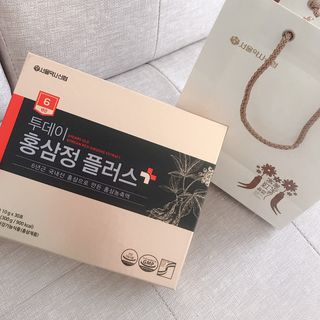 서울약사신협_투데이홍삼정플러스스틱_10g x 30포 — 5점을 준 리뷰어가 2021년 6월 올린 사용 사진