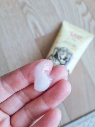 버츠비 케어플러스 릴리빙포앤노즈로션 — 5점을 준 리뷰어가 2021년 4월 올린 사용 사진