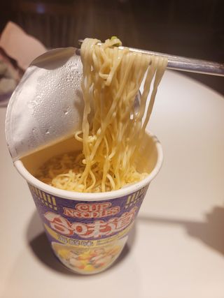 NISSIN 닛신 컵누들  4종 - 씨푸드오리지날, 씨푸드 스파이시, 씨푸드 커리, 씨푸드 XO소스 — 5점을 준 리뷰어가 2022년 11월 올린 사용 사진