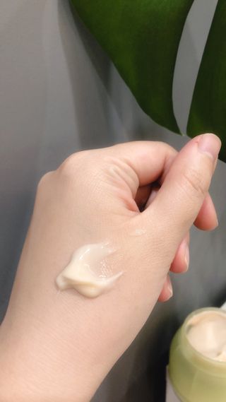 카오리온코스메틱스 사카로미세스와 시카의 만남        릴리피 릴렉싱 크림 진정한 탄력을 경험해보세요 — 4점을 준 리뷰어가 2021년 6월 올린 사용 사진