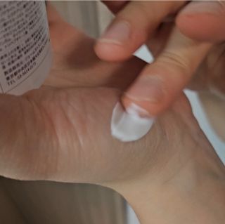 비엔디 2NOW[한글]]BnD 바디 미백 겨드랑이 크림 — 5점을 준 리뷰어가 2024년 12월 올린 사용 사진