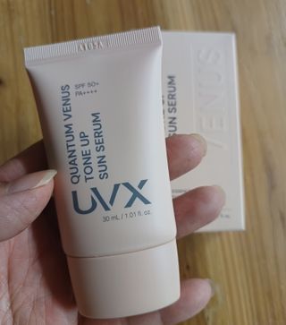 UVX 퀀텀 비너스 맑은 톤업 선세럼 — 5점을 준 리뷰어가 2024년 2월 올린 사용 사진